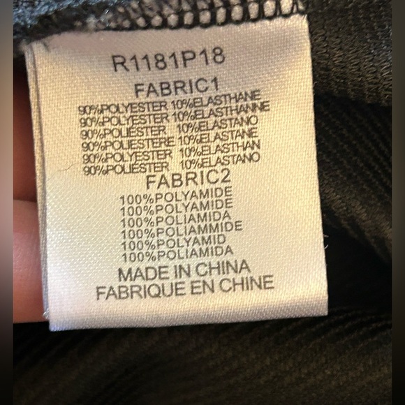 Molly Bracken Elegant Sleeveless Black Dress with Lace and Bow Details - Picture 11 of 13